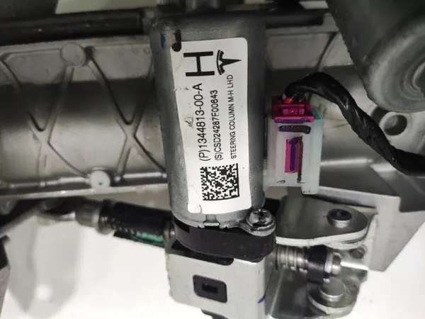 Colonne de direction croisée OEM 1344813-00-A Tesla Model 3 image 3