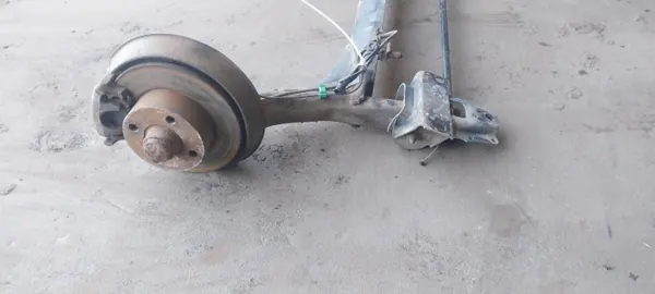 Viga de suspensión trasera OEM 546654 para Audi A4 B7 image 5