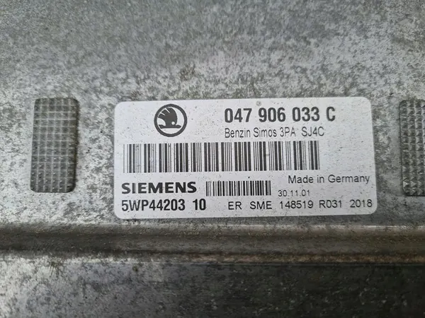 Moottorin ohjausyksikkö Siemens 047906033C image 3