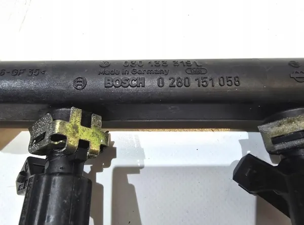 Rampe d'injection VW Polo III 1.4 030906031E image 5