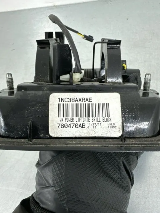 Jeep Grand Cherokee Heckklappengriff OEM 760470AB image 9