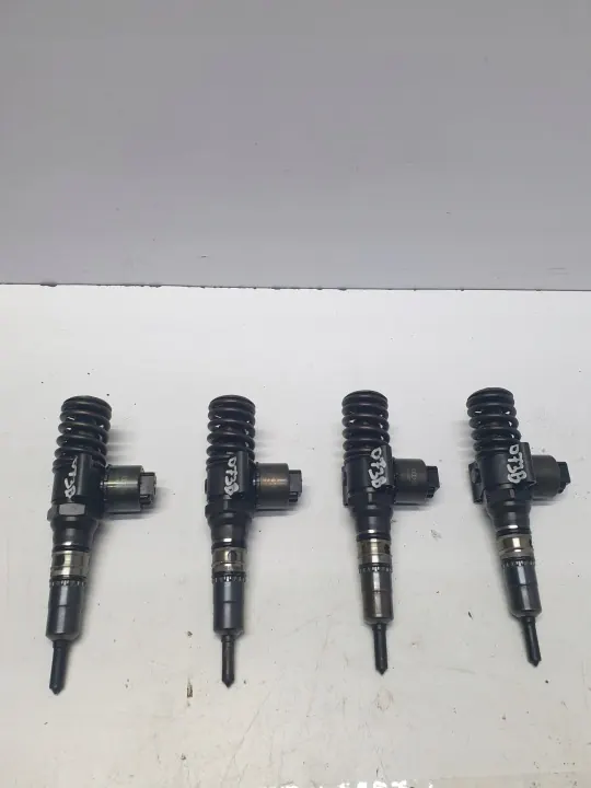 Inyector OEM 03G130073B para VW Audi Skoda 2.0 TDI image 2