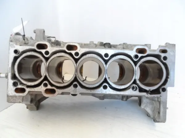 Bloque Motor Volvo OEM 30677776 - 2.5 Turbo image 5
