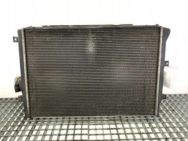 Radiateur d'eau OEM 1K0121251N pour VW Golf V 2.0 image 2
