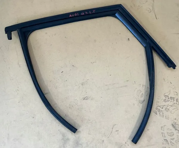Junta ventana izquierda trasera Audi Q3 8U OEM image 2