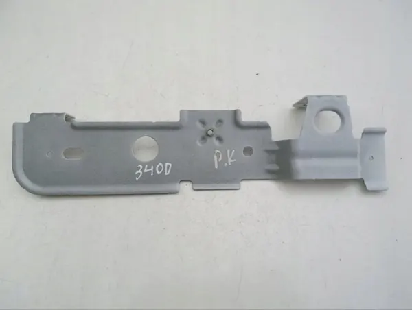 Kotflügelhalter links OEM A2968811300 Mercedes EQS SUV image 4