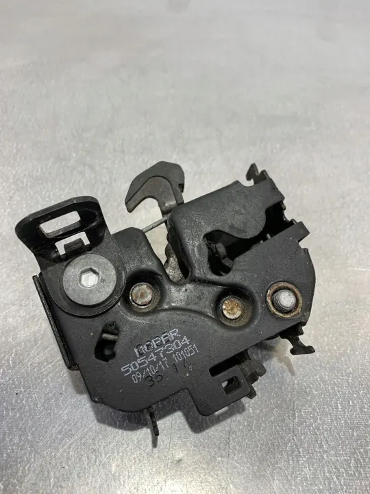 Alfa Romeo Stelvio konepeltilukko OEM FBZ19434 image 4