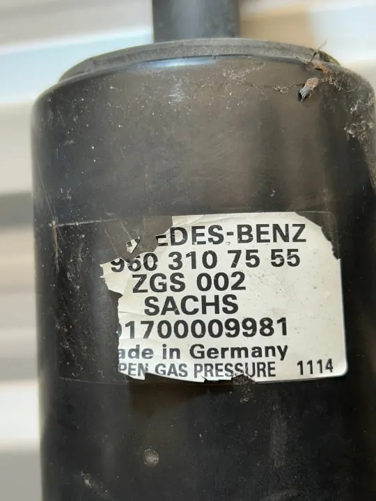 Cabineschokdemper OEM A9603107555 Mercedes Actros MP4 image 3