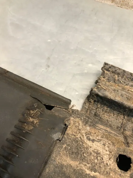 Audi OE 8K0825201E Underbodsskydd image 2