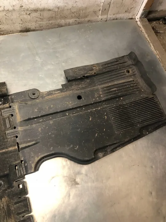 Audi OE 8K0825201E Underbodsskydd image 5