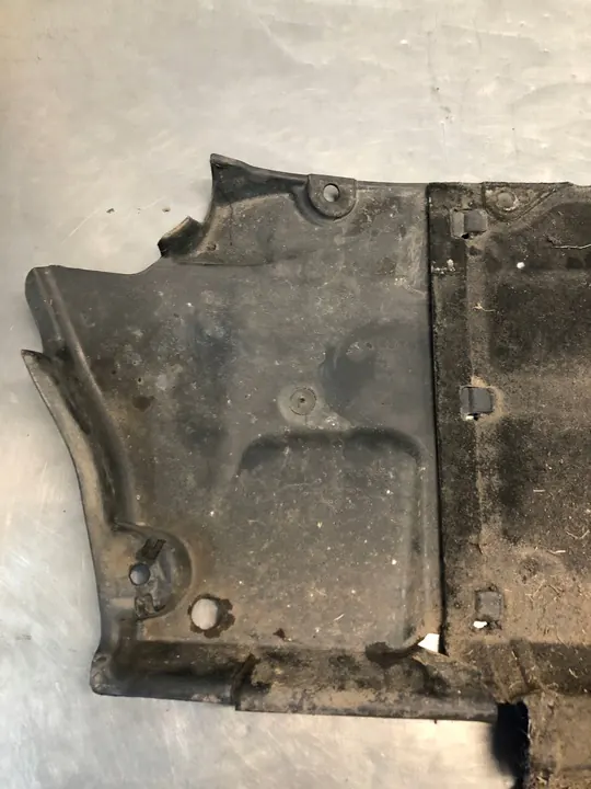 Audi OE 8K0825201E Underbodsskydd image 8