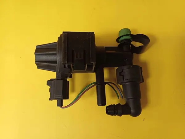 Válvula Solenoide Ford OEM 4U5A9G641AA - Usada image 3