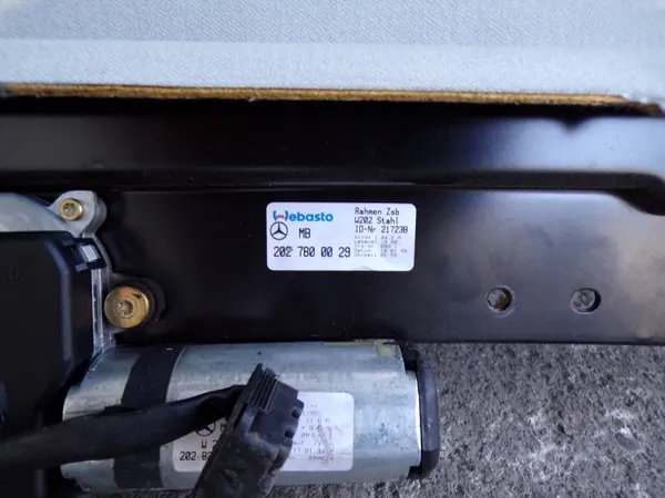 Teto solar elétrico OEM 2027800029 Mercedes W202 Classe C image 6