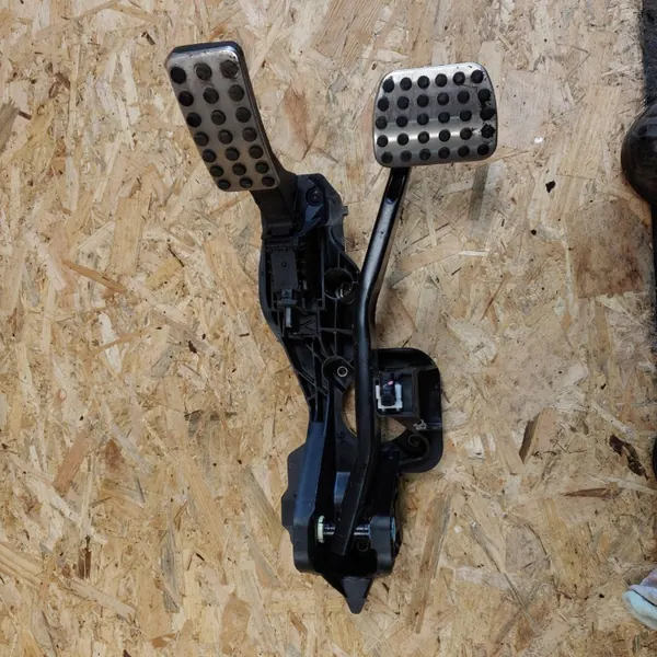 Bromspedal OEM A2472902300 för Mercedes W177 image 2