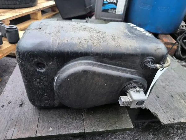 Réservoir AdBlue MITSUBISHI pour Fuso Canter 9C18 image 2