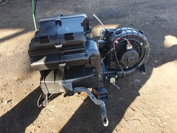 Kia Picanto värmefläktmotor OEM Begagnad image 4