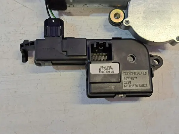 Schiebedachmotor OEM 30799033 für Volvo S60 I 2.5L image 4