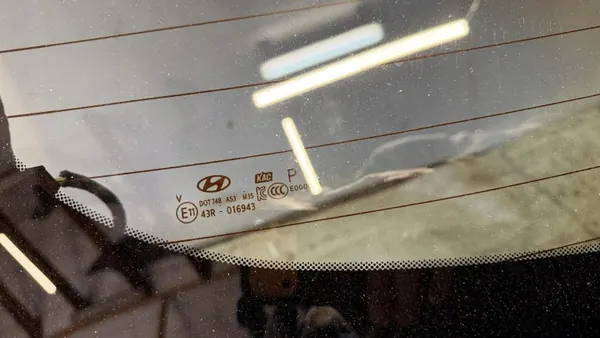 OEM 73700J9010 Tapa Maletero Hyundai Kona EV 2018-2022 image 4