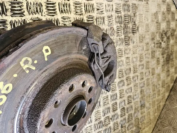 Volkswagen PASSAT B6 2007 Mozzo ruota anteriore destro image 5