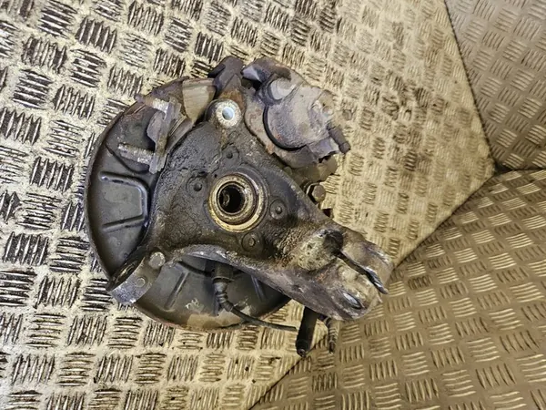 Volkswagen PASSAT B6 2007 Mozzo ruota anteriore destro image 6