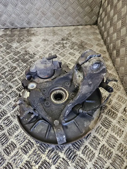 Volkswagen PASSAT B6 2007 Mozzo ruota anteriore destro image 7