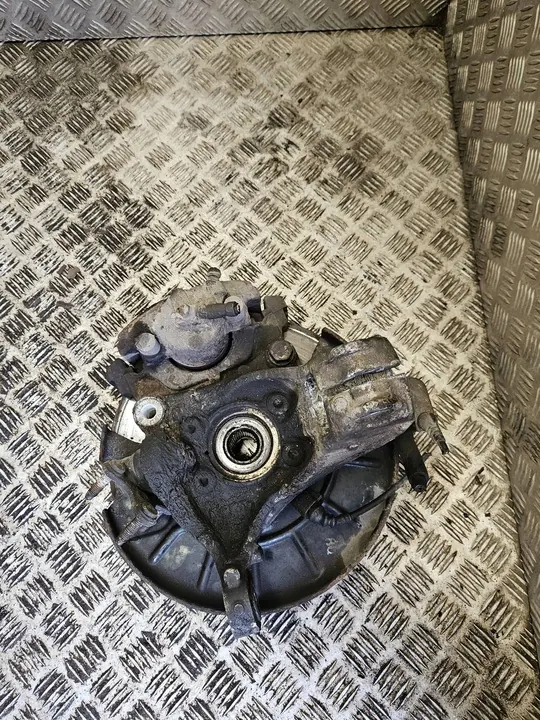 Volkswagen PASSAT B6 2007 Mozzo ruota anteriore destro image 8