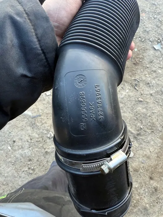 Luftansaugrohr Insignia A 2.0 T A20NHT OE 55560898 image 2