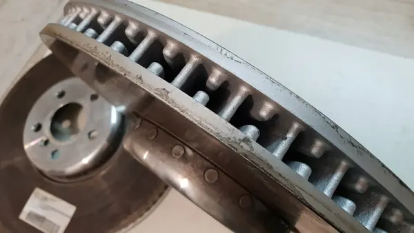 Blaue Bremssättel 374mm BMW G30 G31 OEM image 8