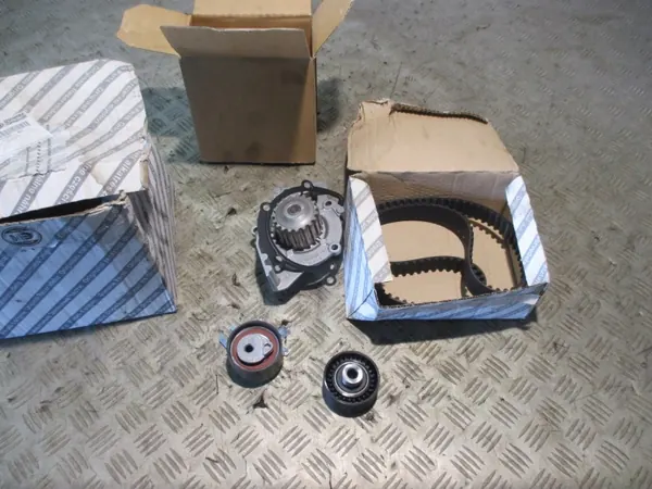 Kit de distribution avec pompe à eau Fiat Ducato 2.3 OEM 0071771583-001 image 2