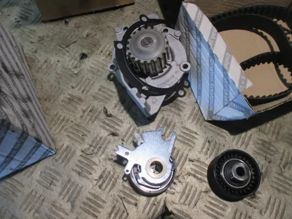 Kit de distribution avec pompe à eau Fiat Ducato 2.3 OEM 0071771583-001 image 3