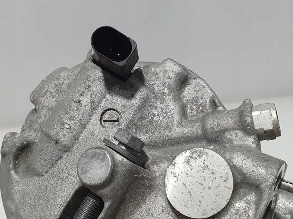 Compressore aria condizionata Volkswagen Touran III 2019 5Q0816803H image 5