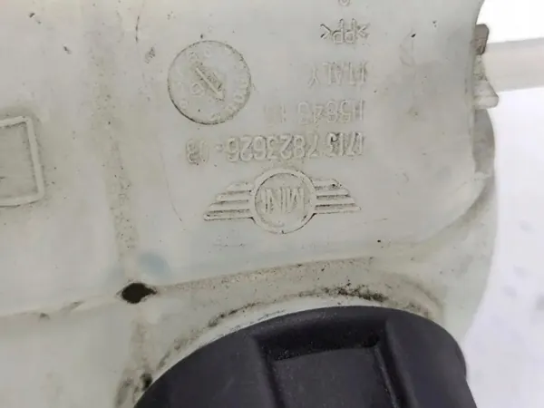 BMW i3 2017 Kylvätske expansionsbehållare OEM 7823626 image 6