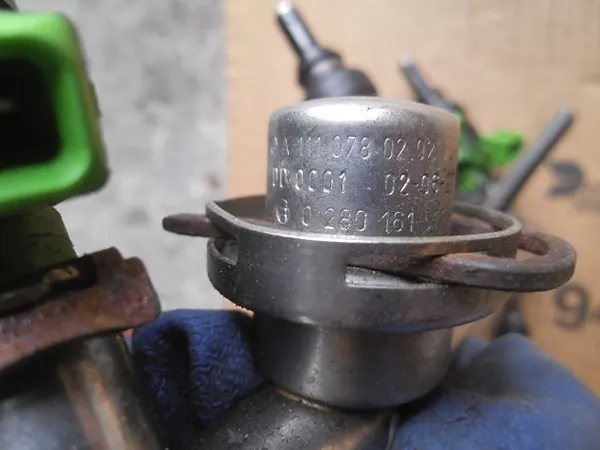 Rail de combustível Mercedes C W203 1.8K A1110780202 image 2