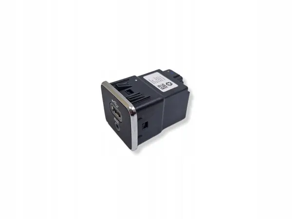 Jeep Compass USB-portti OEM 53223309 - Käytetty image 3