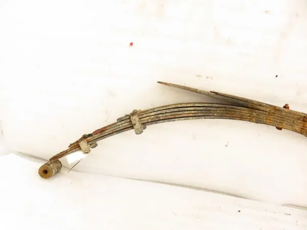 Ressort arrière OEM M1068782 pour Nissan Patrol III image 3