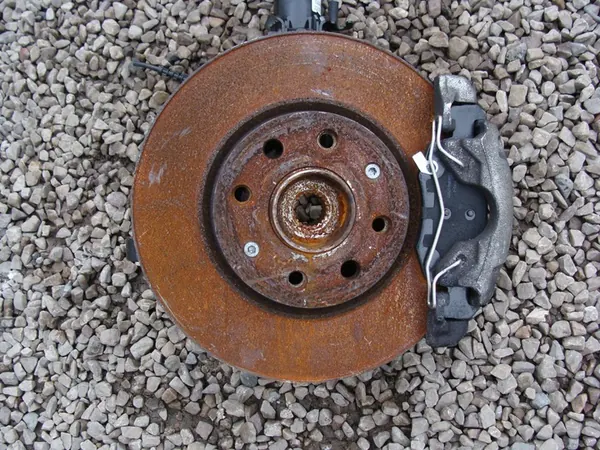 Snodo ammortizzatore anteriore destro Opel Corsa E 1.4 image 2