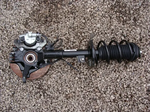 Snodo ammortizzatore anteriore destro Opel Corsa E 1.4 image 3