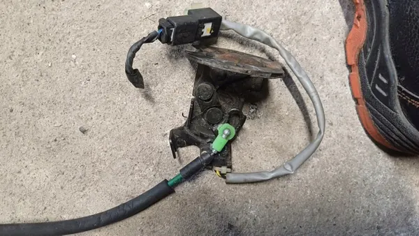 Kia Carnival slotactuator OEM 362GFW5868097796396949999959658 image 3