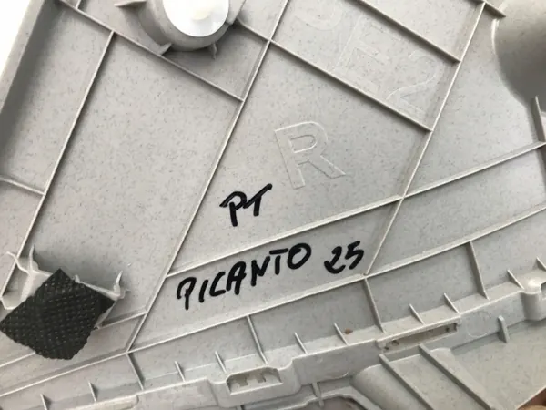 OEM 85861-G6100 Cubrepilar trasero derecho Kia Picanto image 3