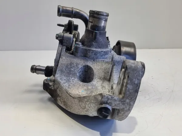 Vattenpump Opel Antara 2.2 CDTI Termostatkåpa 25183389 image 6