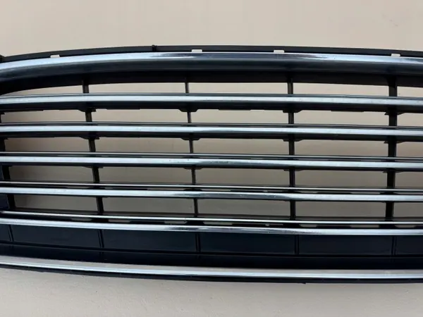 Grelha frontal Ford Mondeo MK5 OEM DS73-8150 Usado image 3