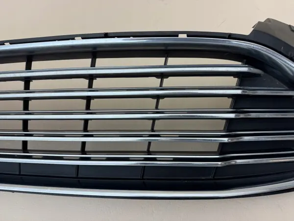 Grelha frontal Ford Mondeo MK5 OEM DS73-8150 Usado image 4