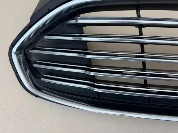 Grelha frontal Ford Mondeo MK5 OEM DS73-8150 Usado image 8