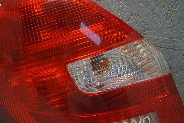 LÁMPARA TRASERA IZQUIERDA SKODA FABIA II LIFT KOMBI image 4