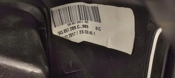 Skoda Kodiaq tunnelituuletusritilä OEM 565857289C image 10