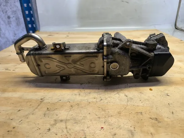 EGR-pakokaasujäähdytin Audi 2.0 TDI 140HV 03L131512CF image 5