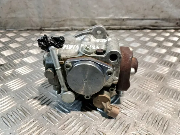 Pompe à injection OEM 22100-0R060 Lexus IS 220 2.2 D image 4
