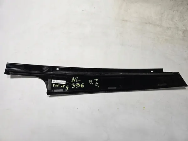 BMW G05 G07 Pelaröverdrag Höger Fram OEM 7429388 image 3