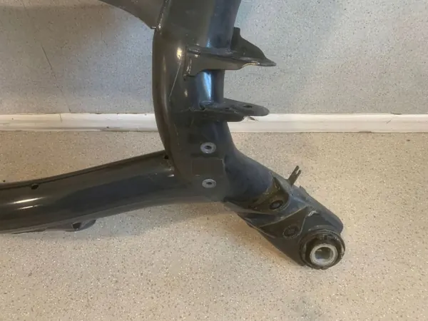 BMW G20 G21 Hinterachsträger OEM 8837913 image 7