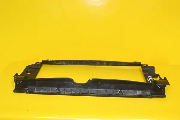 Vorderes Kunststoffverstärkung Volkswagen Transporter T4 image 2